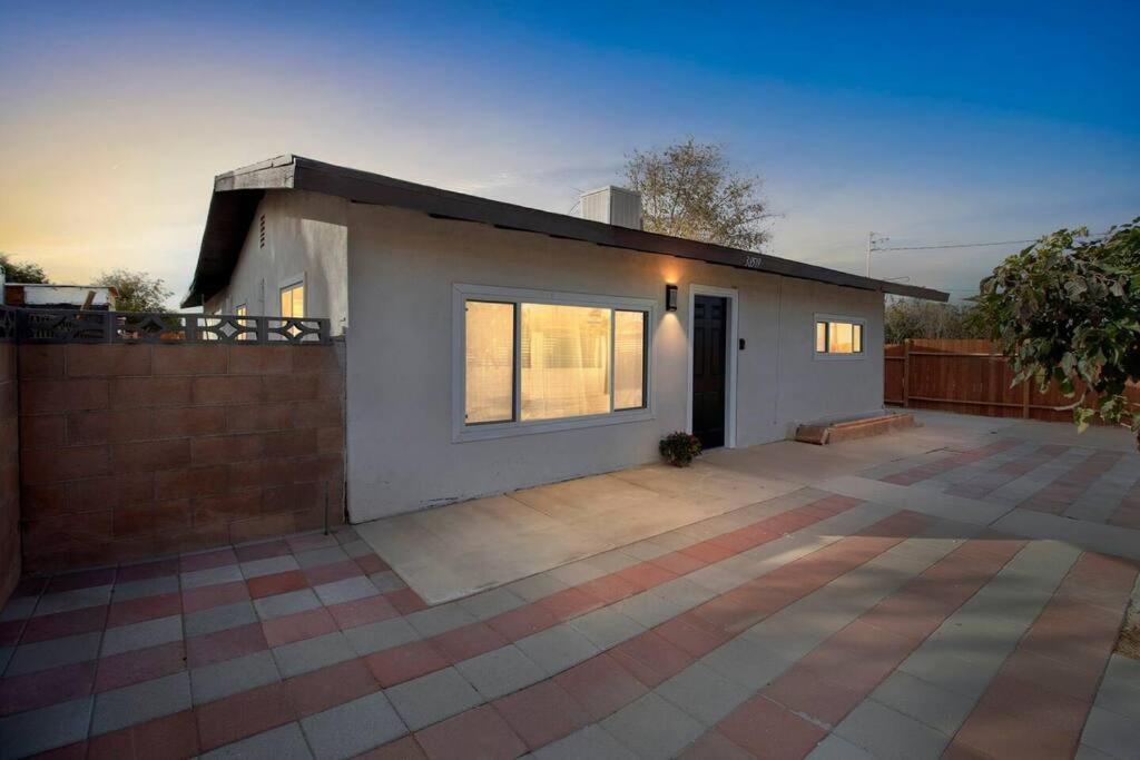 Modern City Ranch 3 Bdrm Family Home Access By Dirt Road 펌데일 외부 사진
