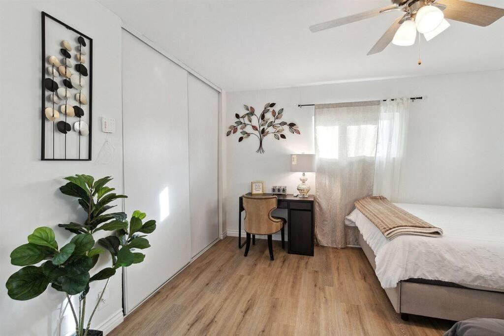 Modern City Ranch 3 Bdrm Family Home Access By Dirt Road 펌데일 외부 사진