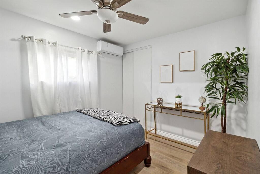 Modern City Ranch 3 Bdrm Family Home Access By Dirt Road 펌데일 외부 사진