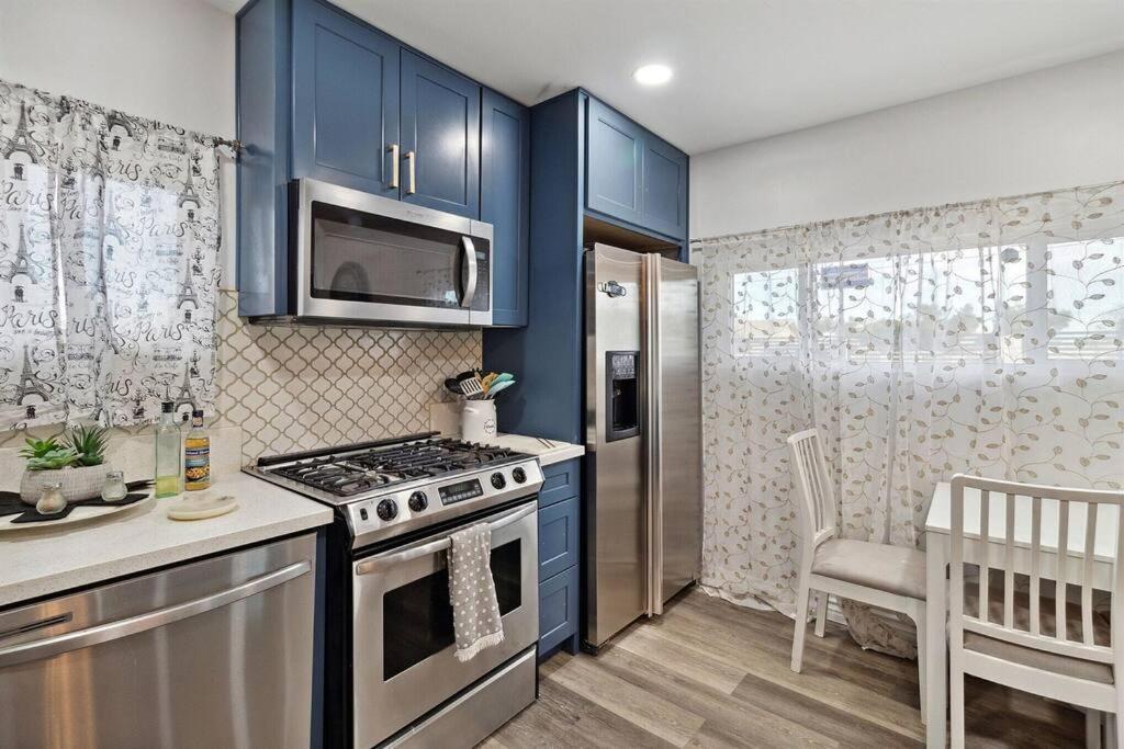 Modern City Ranch 3 Bdrm Family Home Access By Dirt Road 펌데일 외부 사진