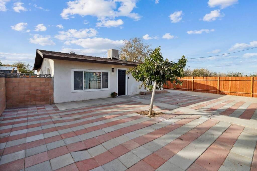 Modern City Ranch 3 Bdrm Family Home Access By Dirt Road 펌데일 외부 사진